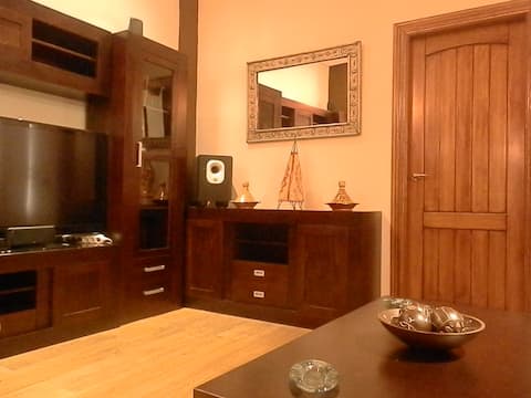-1-Igal your home, free garage, downtown