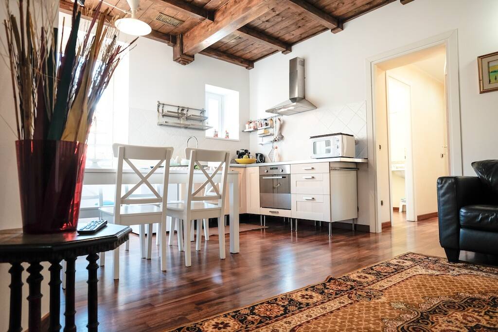 Open space kitchen & living room