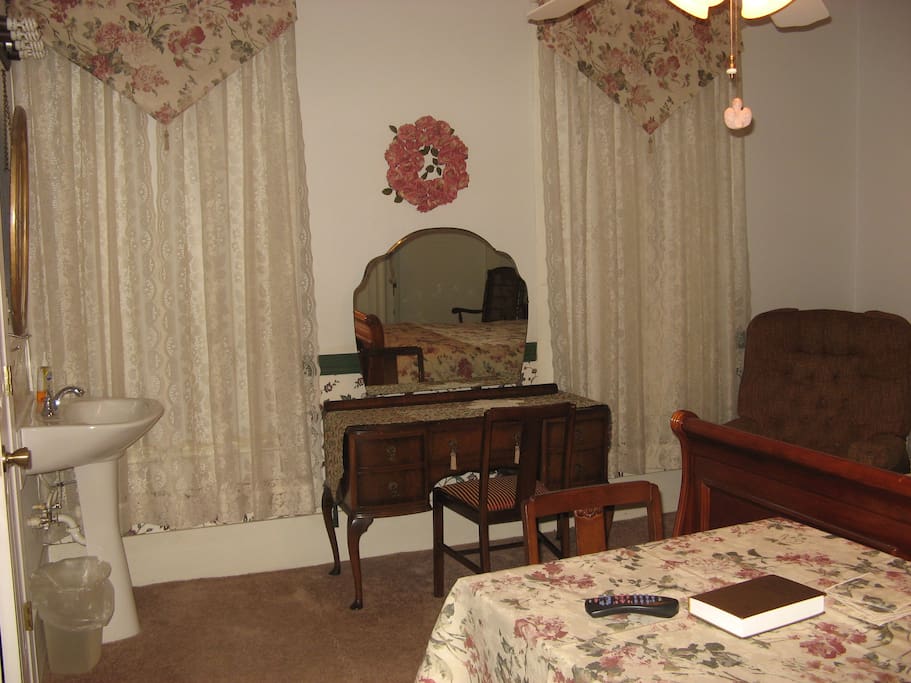 Bedroom #3 - Another view of this lovely room.