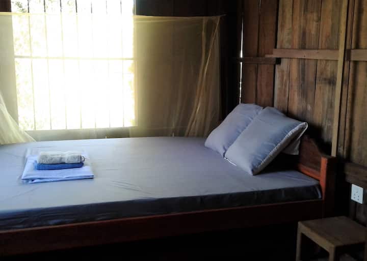 ห้องพัก 1 ห้องพร้อมเตียงคู่ 1 หลัง