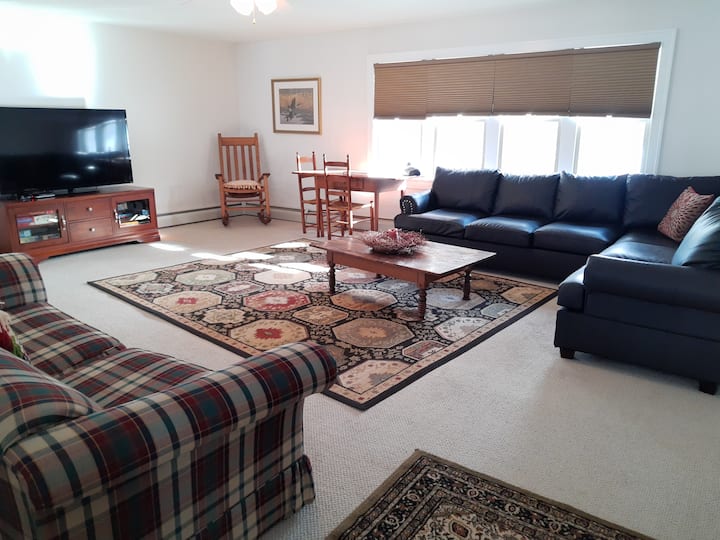 Всекидневна с разтегателен диван