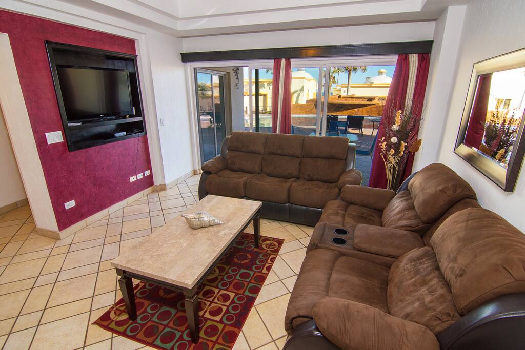 Couch,Furniture,Indoors,Room,Living Room