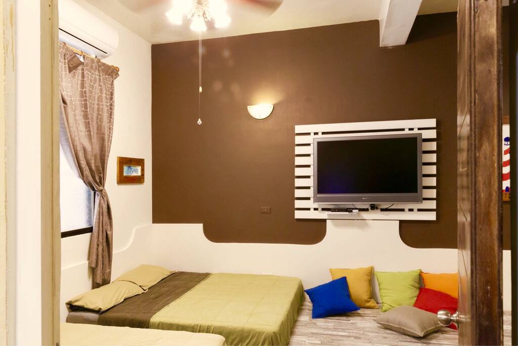 Tainan Stay 108 1st Floor Bedroom 安平秘境 一樓房間己備有預適和潔淨的床