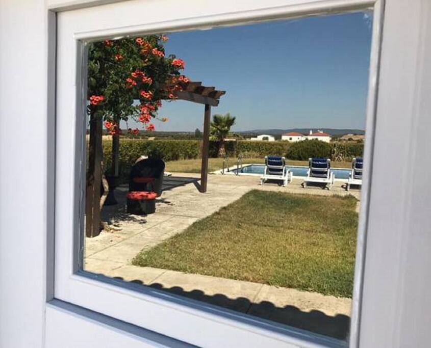 Piscina e Jardim