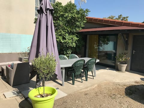 40 m2 new studio with common courtyard