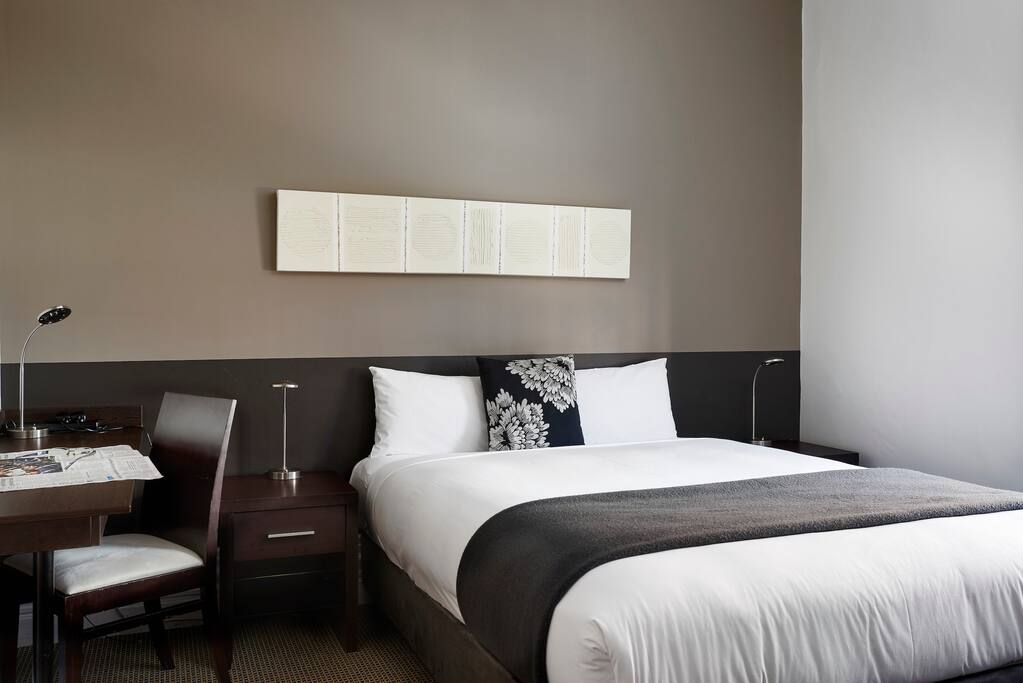 Standard Queen Room