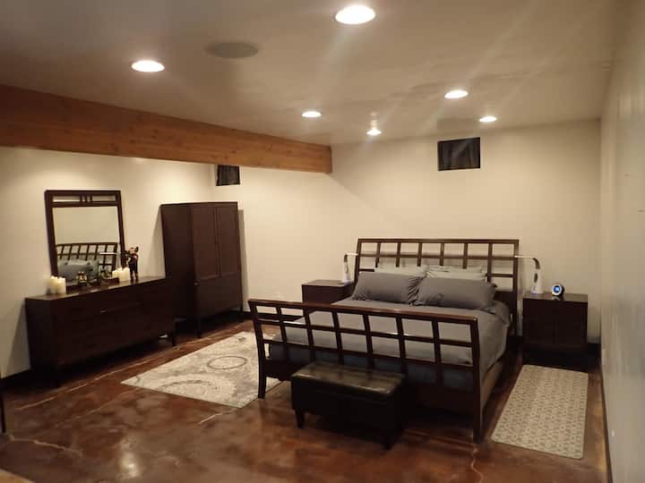 *10 min to Town*King+2 Queens*Fish*Adventure* Houses for Rent in Dillon, Montana, United