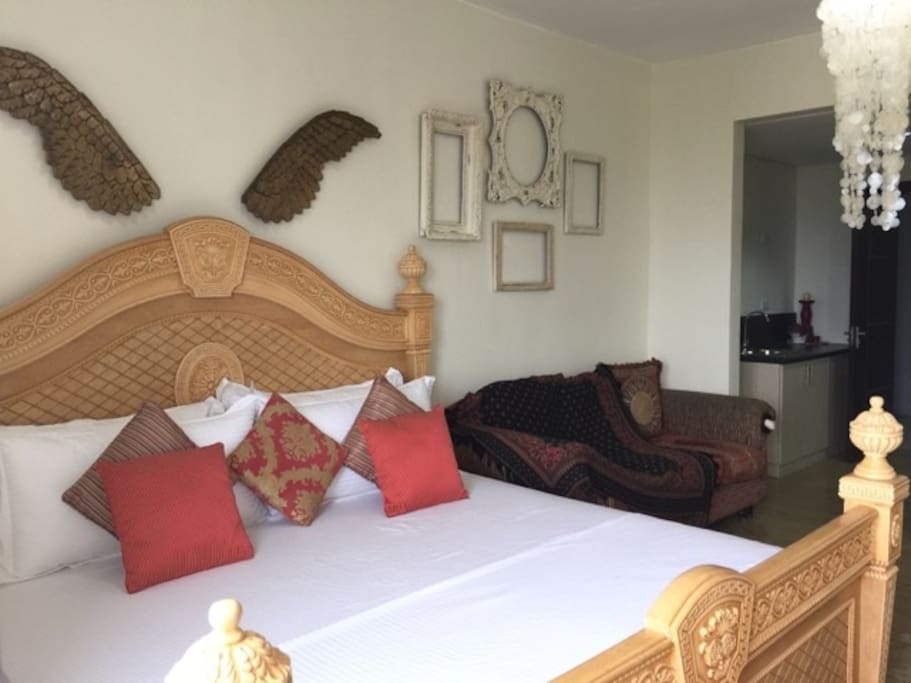 Brand new queen size bed with new beddings