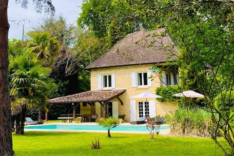 Beautiful restored country house near Sarlat