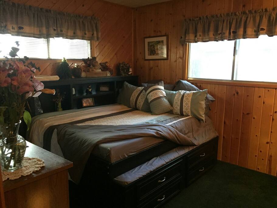Full bed with memory foam mattress plus a twin pull out