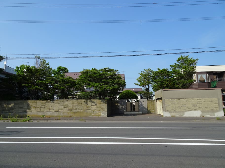 别墅正门 Guest house`s Main gate
