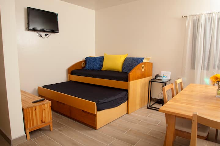 Dve samostatné postele v rodinnej izbe.