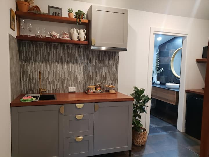 Cedar Suite: Romantic Garden Retreat In Daylesford - Daylesford