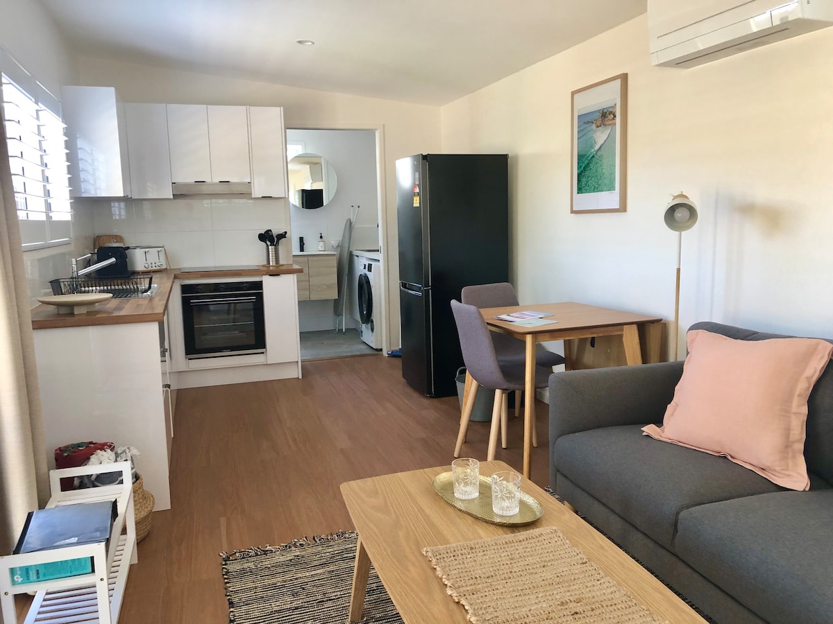 Anuncio de Airbnb popular: Jane's Studio - self- contained space in Byron Bay en Byron Shire Council