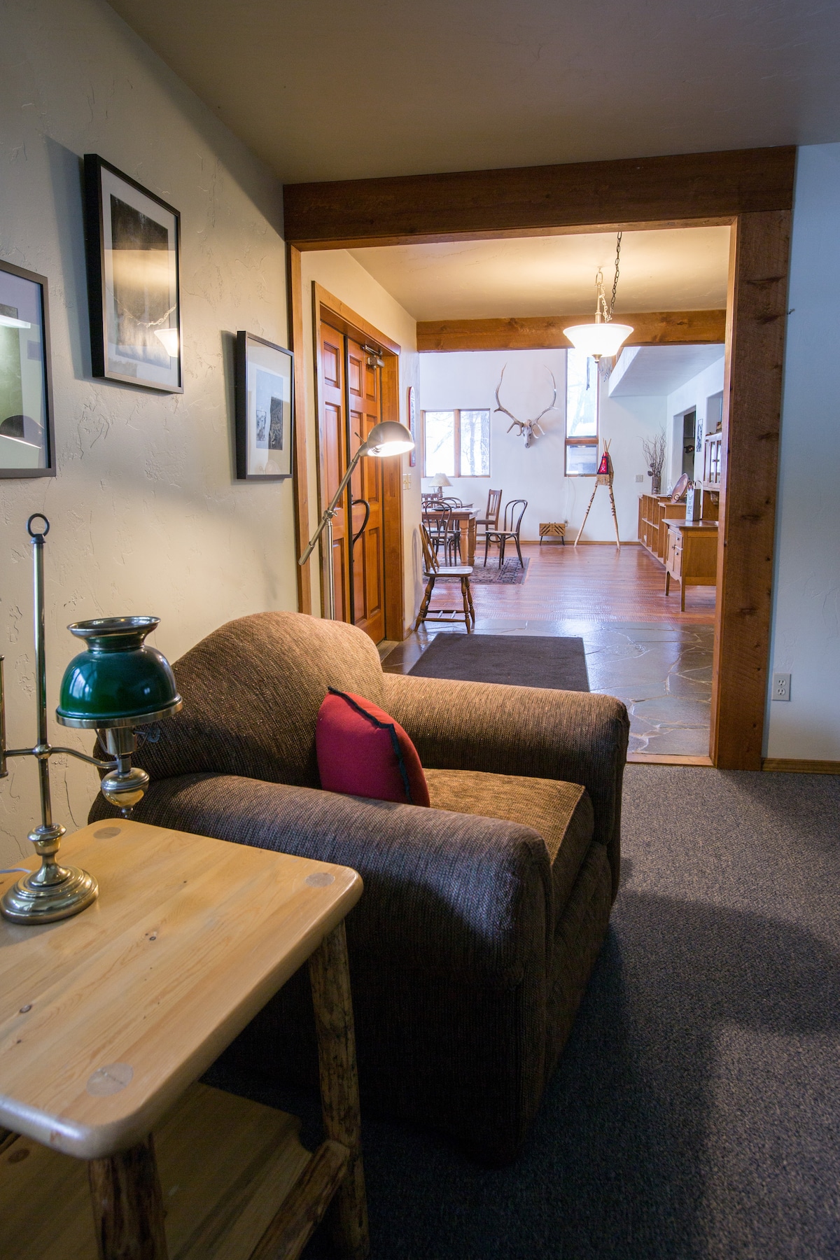Popular Airbnb listing: Bigfork Summer Mountain Inn in Bigfork