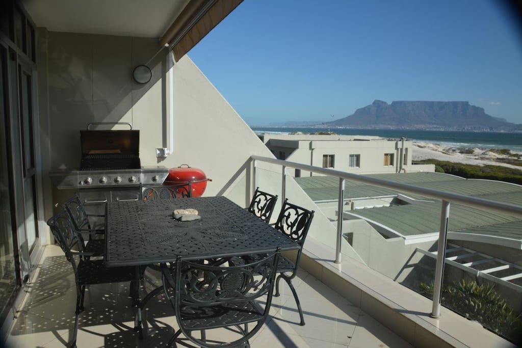 Gas and coal braai (BBQ) facilities on lower balcony