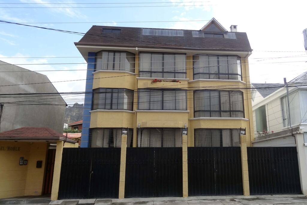 Frontis del Edificio El Roble