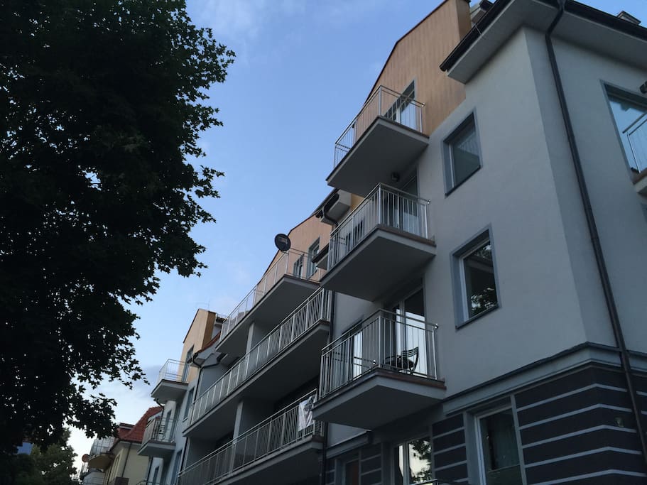 Blok w którym znajduje sie apartament