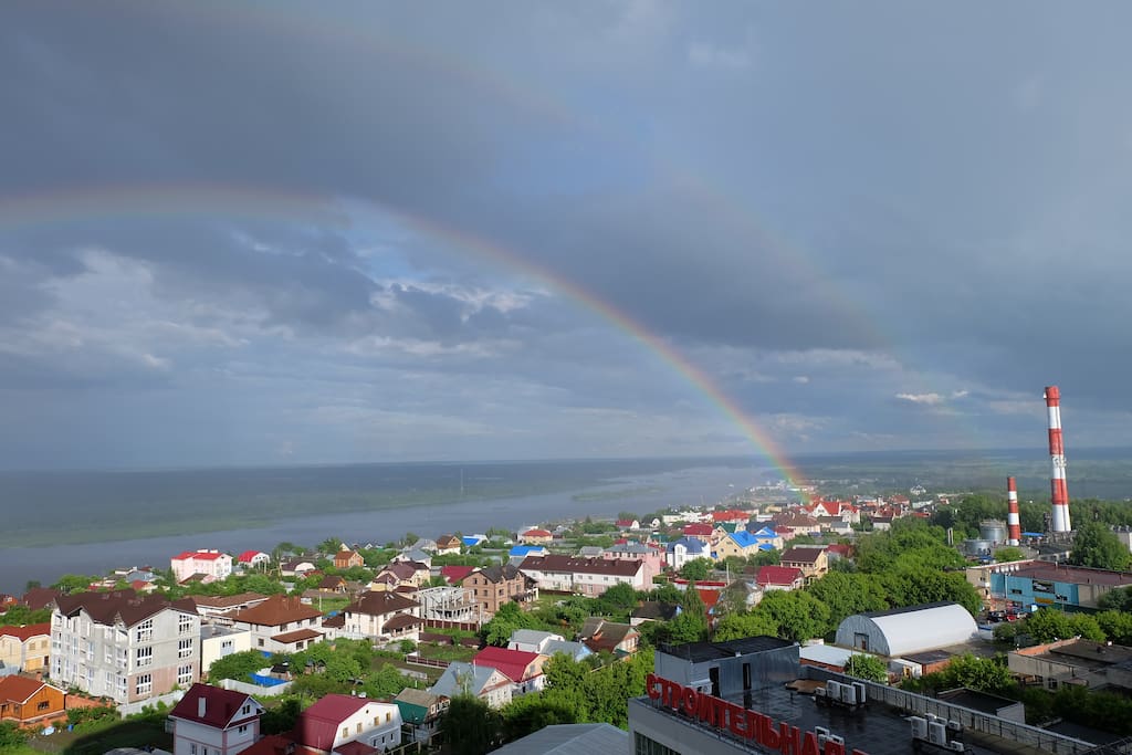 Вид из окна 15 этажа. Вид на реку Волга.