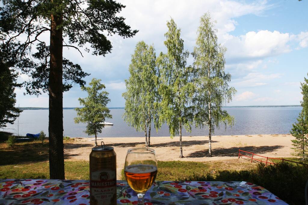 Utsikt från tomten / View from yard