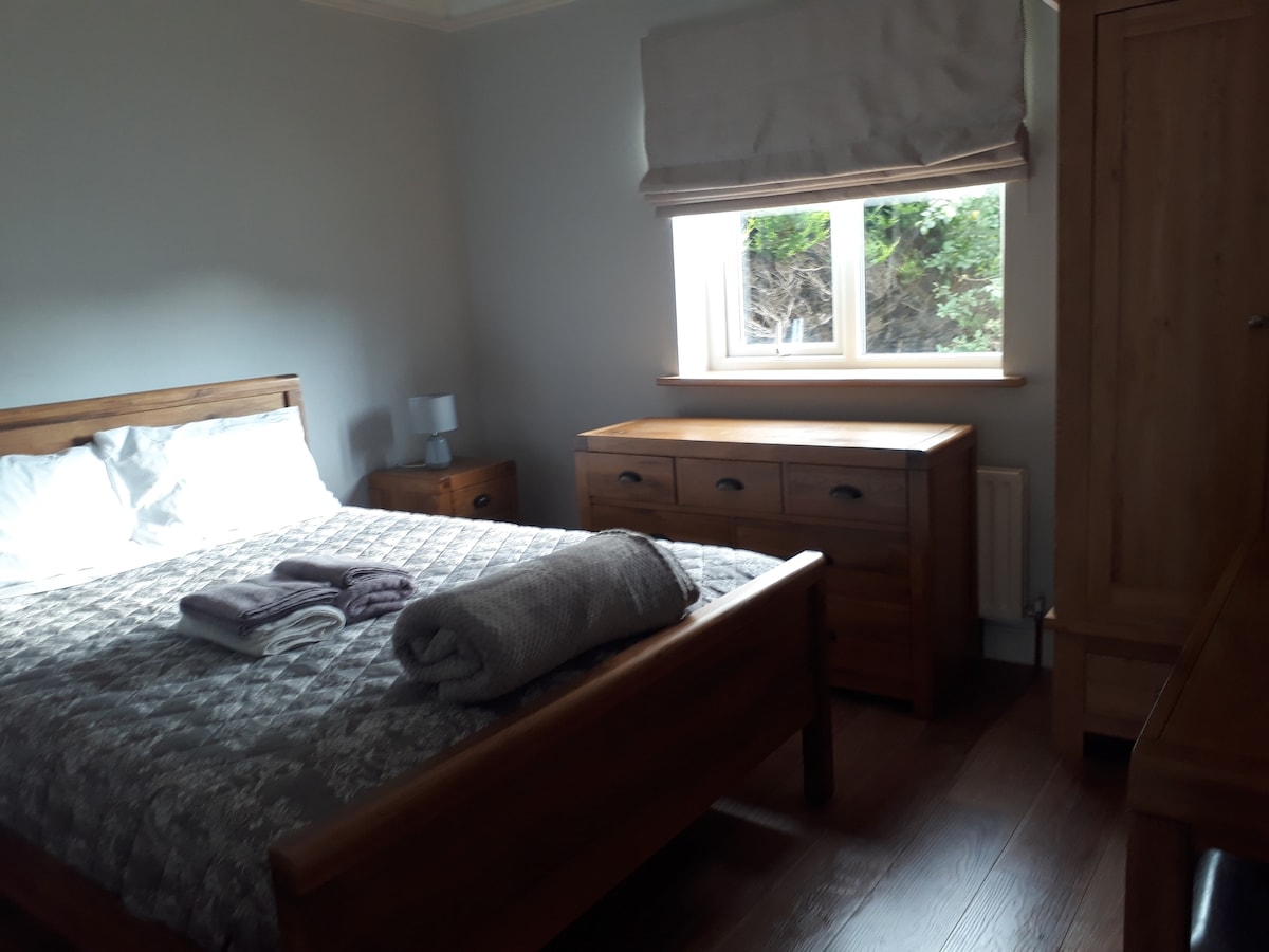 Slaapkamer 2
Slaapt twee volwassenen.