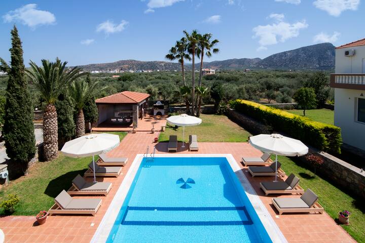 Villa Tyghi – 5 Bedroom with private pool gallery image 3