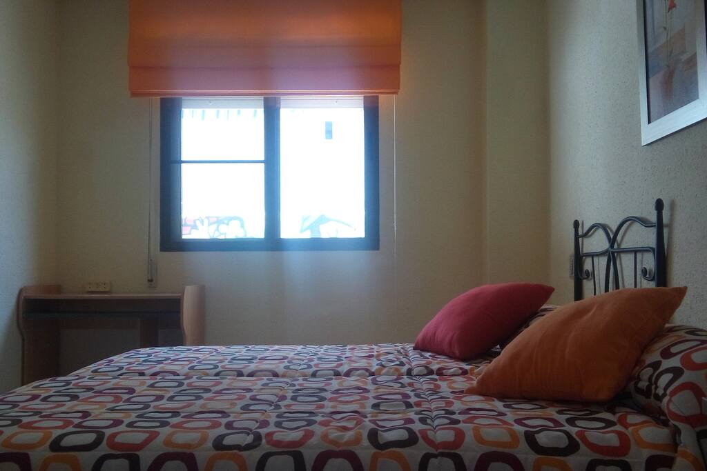 Habitación muy luminosa y ventilada