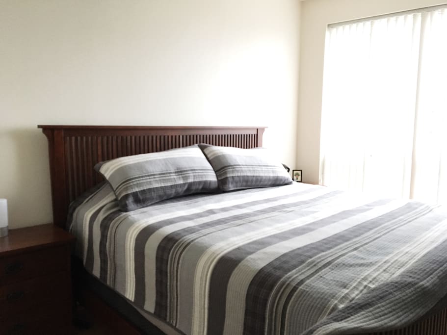 King size bed, firm mattress