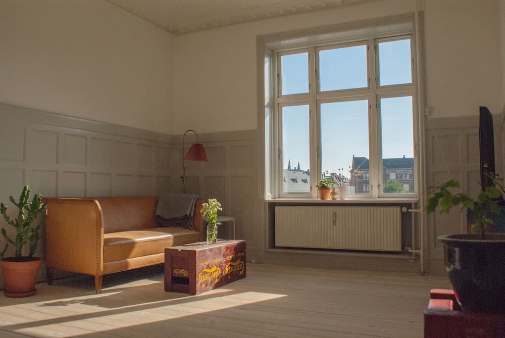 Lys stue / living room