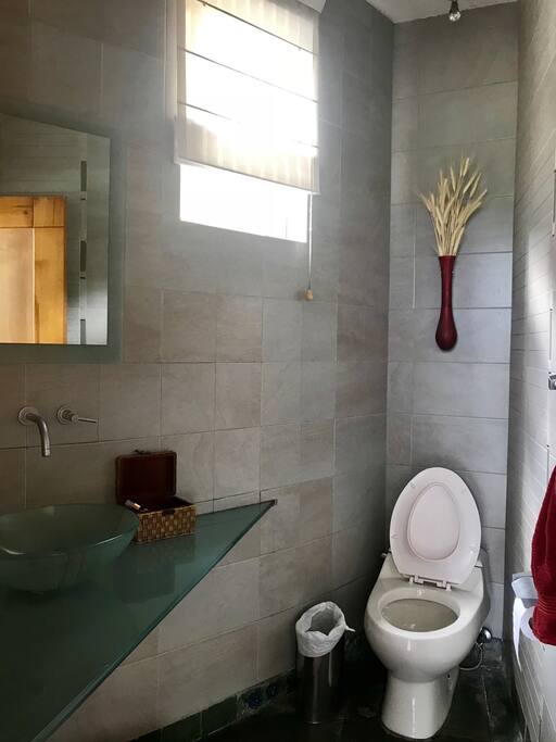 Medio baño en la primera planta