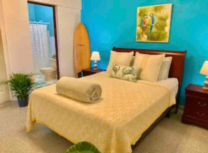 Aire acondicionado del dormitorio principal de la unidad inferior en la habitación