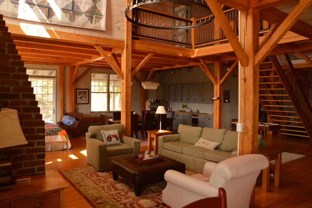 Open plan dinning, socializing, hang out sapce