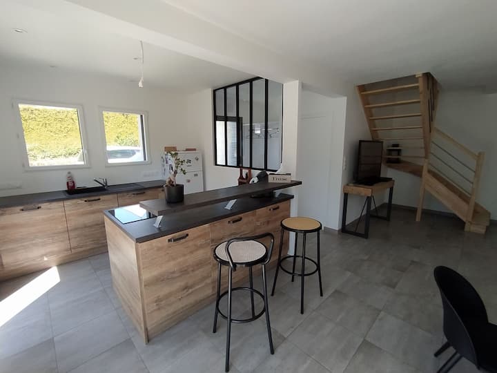 Maison Spacieuse Et
Chaleureuse Avec Grand Terrain - Pontivy
