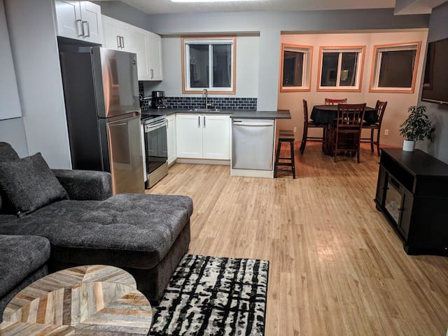 Ground floor suite with mountain view