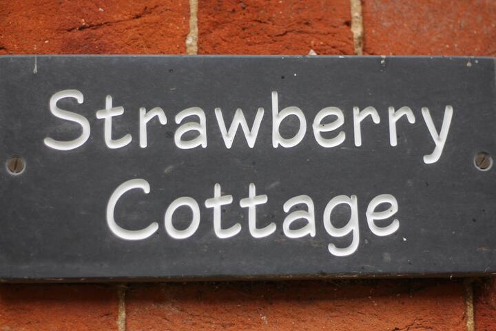 Idyllic rural retreat - beautiful cottage room.