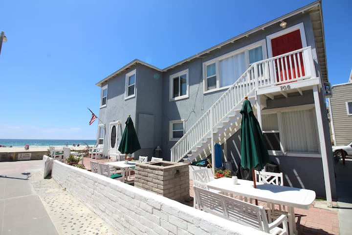 Fabulous Ocean Front Paradise- 8BR, 5 BA-Sleeps 21