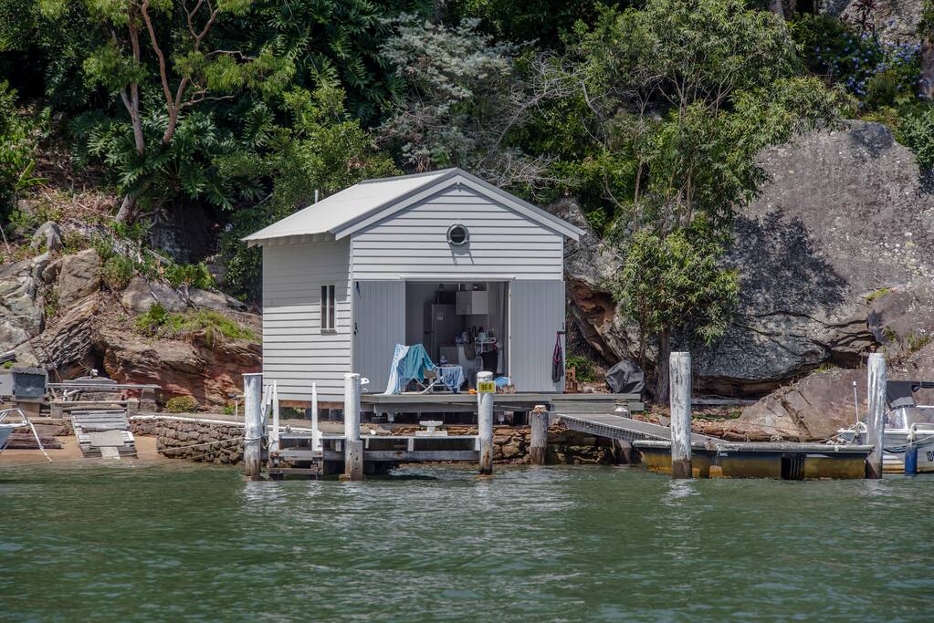 Just one minute by water taxi or 10 minutes by ferry. The water taxi drops you at the door.