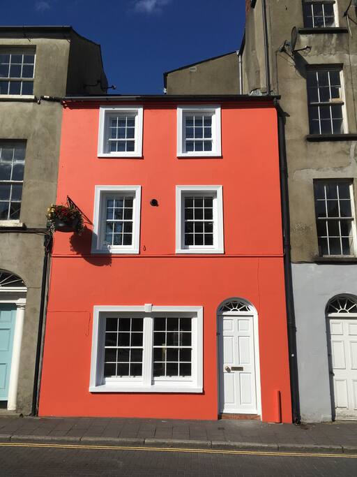 A distinctive little town house