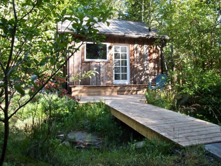 Little Cabin, Hornby Island Guesthouses for Rent in Hornby Island