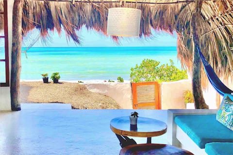 Popular Airbnb listing: Beachfront bungalow solitaire beach Great cook in Dibulla