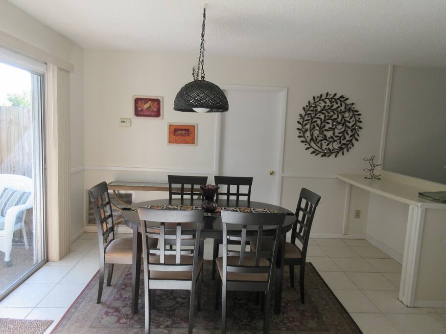Dining Room seating for 6