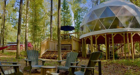Luxury Honey Dome Treehouse with private Hot Tub