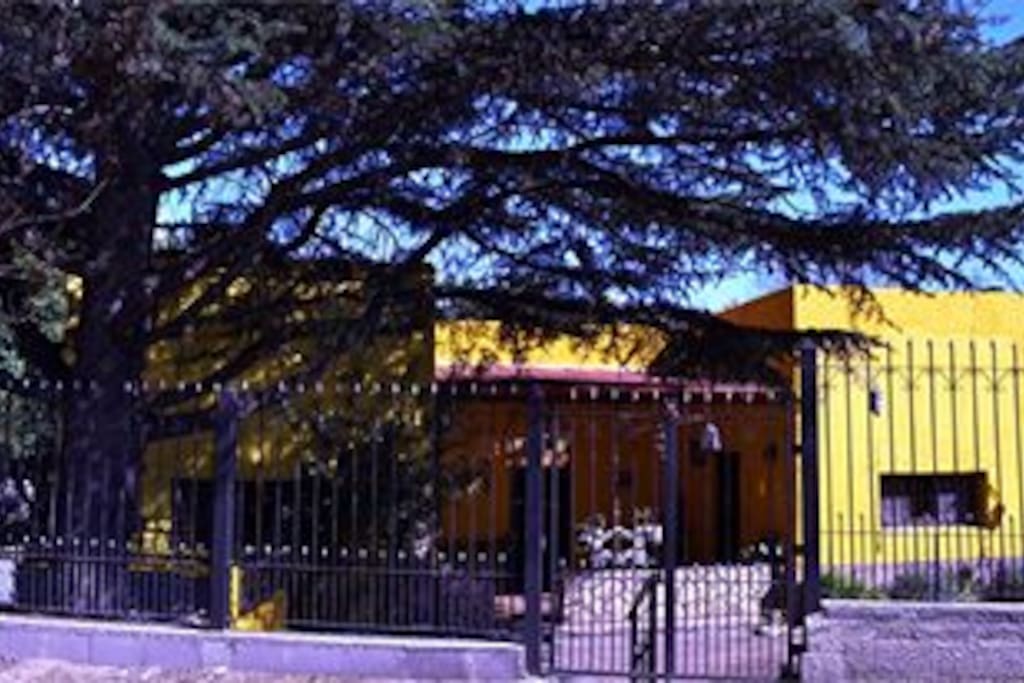 Fachada de La Casona