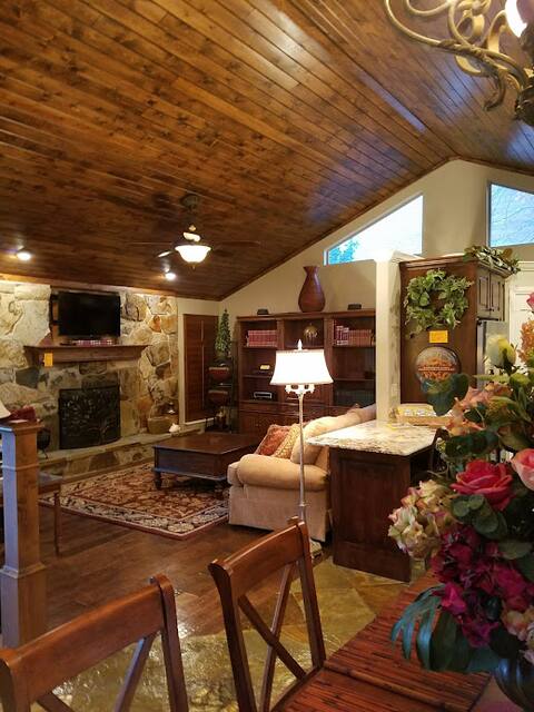 Lux Retreat-20 min SLC-5 min Lagoon hi-speed Wi-Fi
