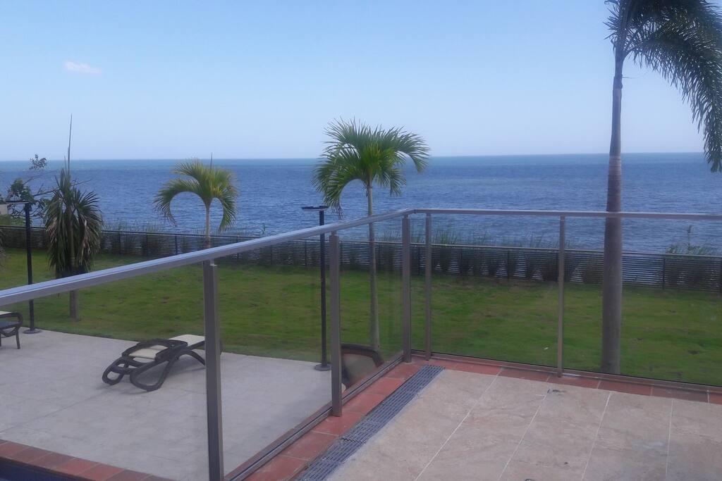 salida directa a la playa con excelentes olas para surf