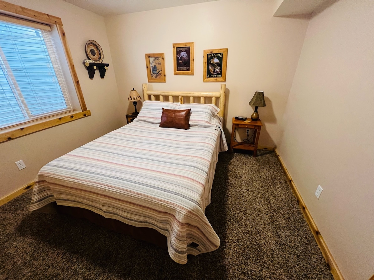 Dormitorio de la planta baja (3) - Cama doble