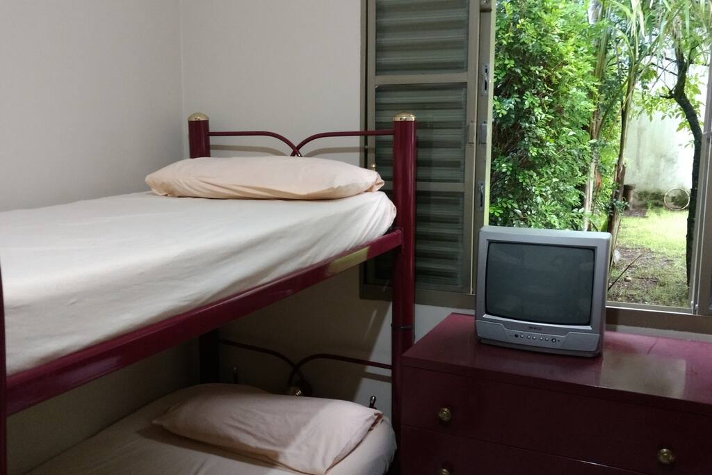 Quarto da suite-Beliche 01, Cômoda