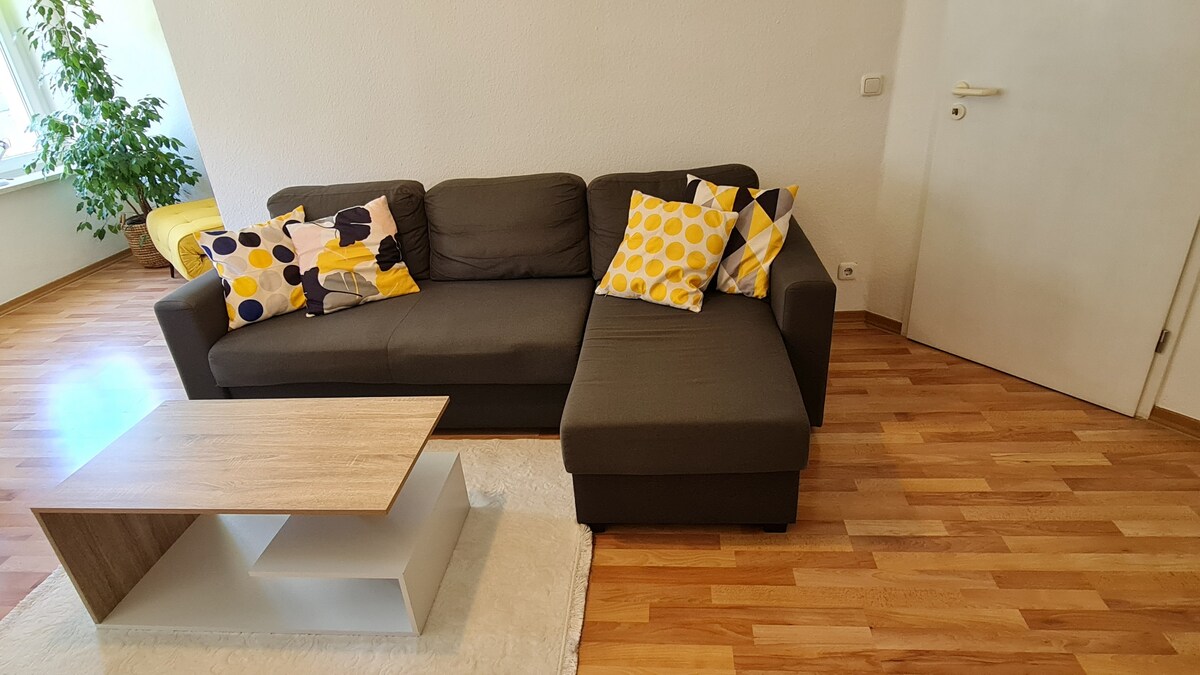 Popular Airbnb listing: Leipzig - am Park WLAN, TV, Netflix, Amazon Prime in Schönefeld Abtnaundorf