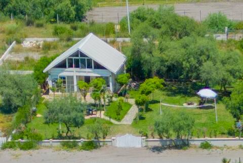 Beachfront, Tirana Guest House