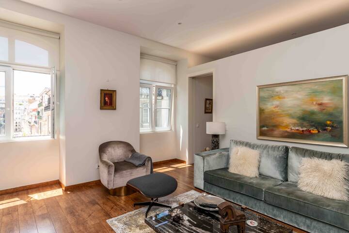 Elegant 2 bdrm Luxury in Historical Baixa, Lisbon gallery image 3